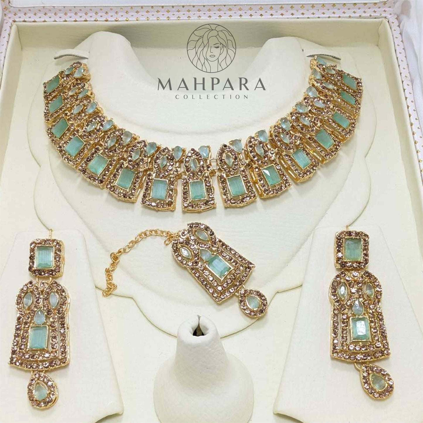 Premium Quality Golden Finish Bridal Jewelry Set For Girls / Women