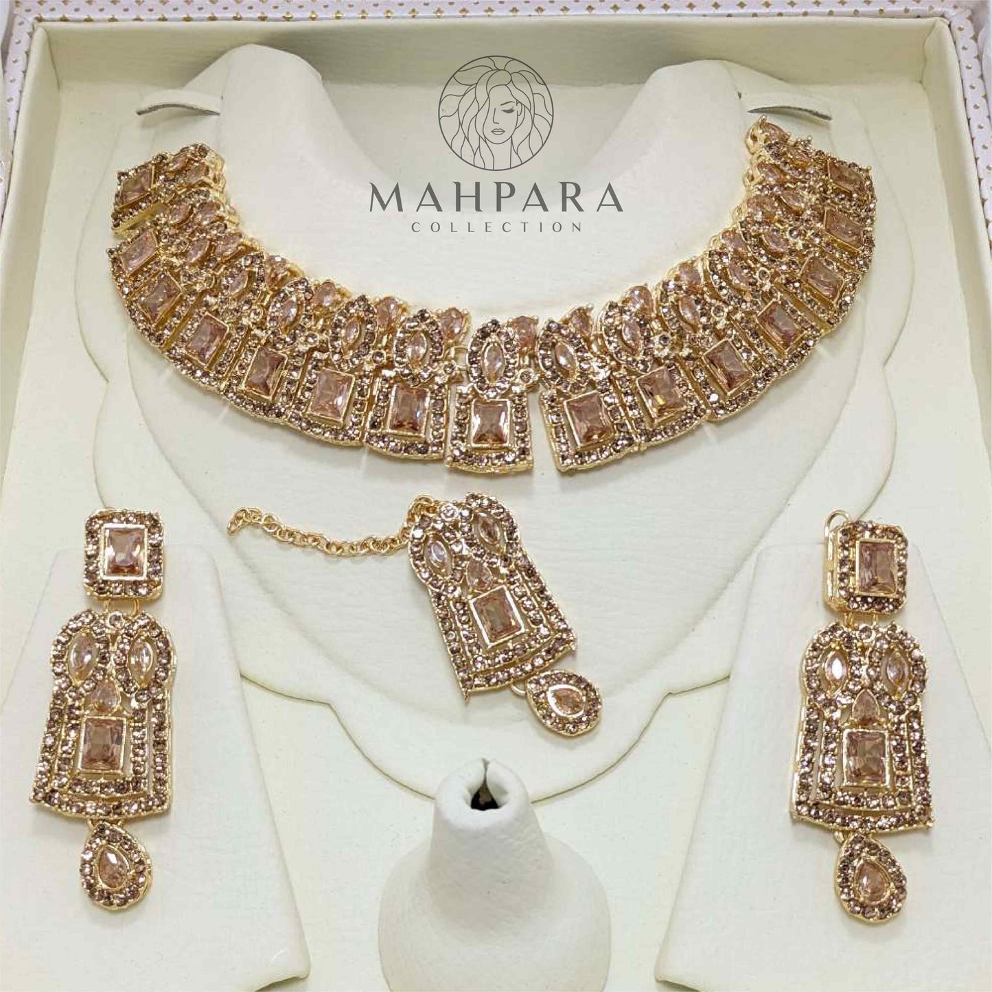 Premium Quality Golden Finish Bridal Jewelry Set For Girls / Women