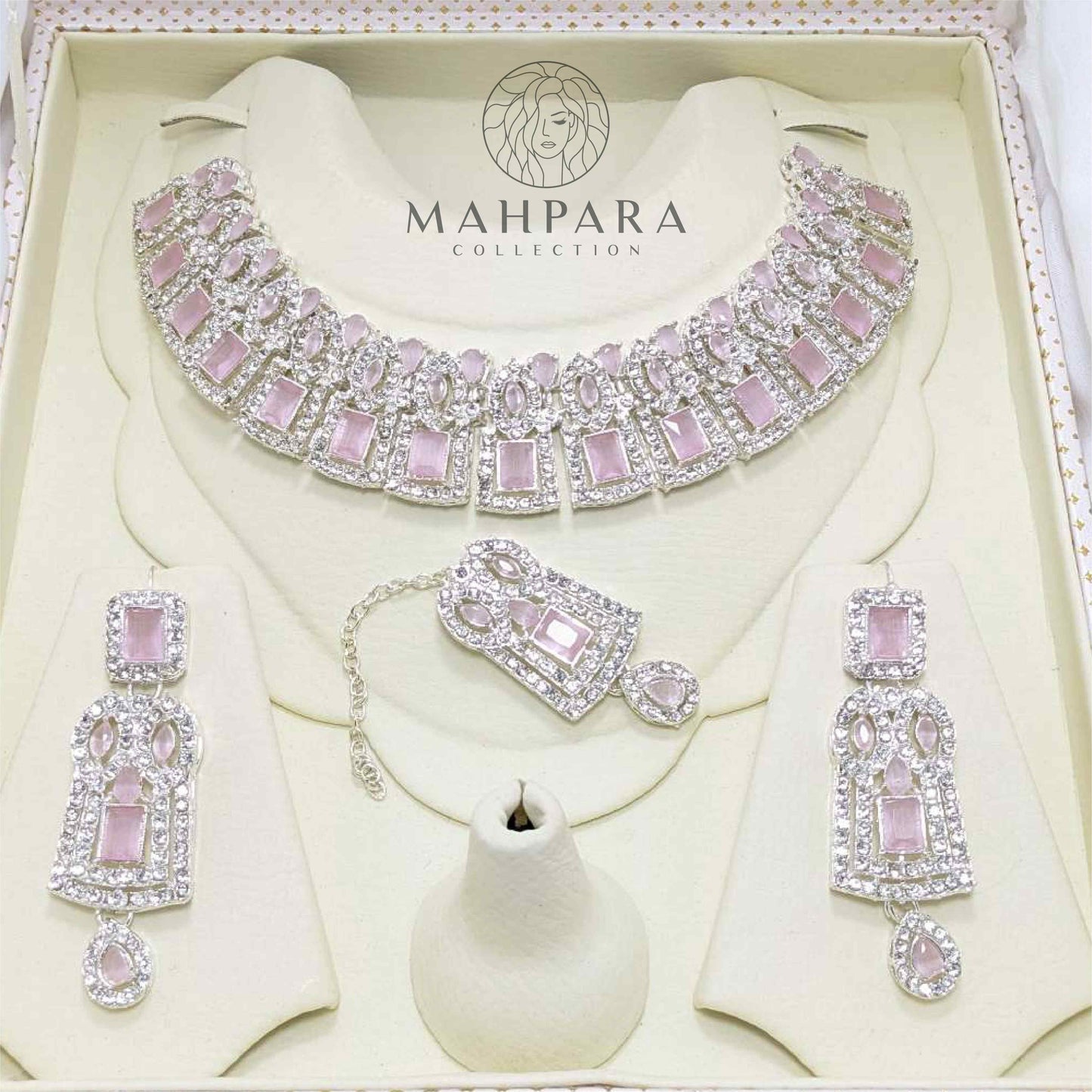 Premium Quality Golden Finish Bridal Jewelry Set For Girls / Women