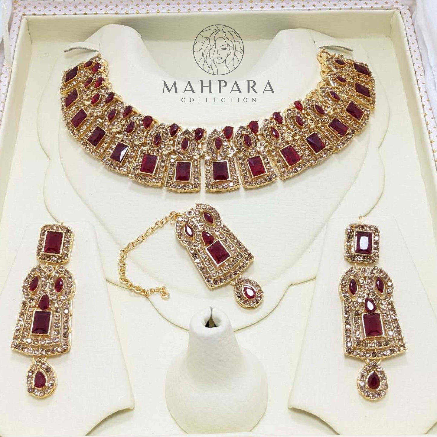 Premium Quality Golden Finish Bridal Jewelry Set For Girls / Women